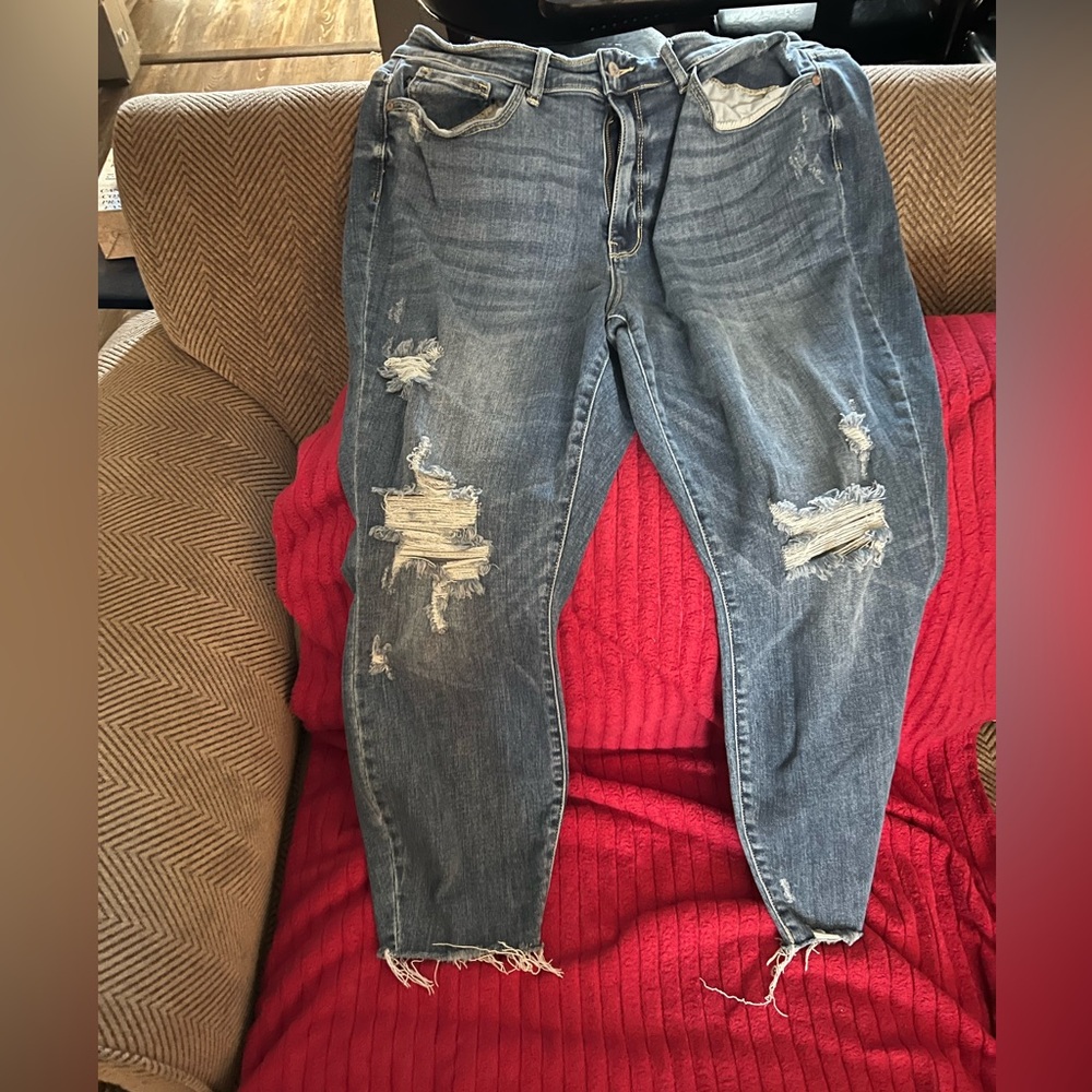 Judy Blue Relaxed Fit Distressed Jeans